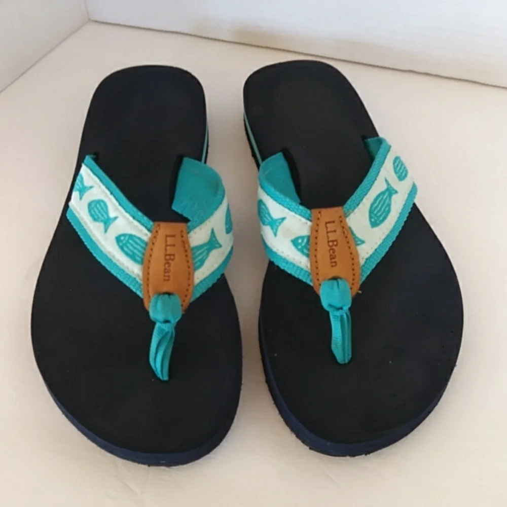 L.L. Bean Original Maine Isle Flip Flops Sandals 6M Aqua Fish Motif